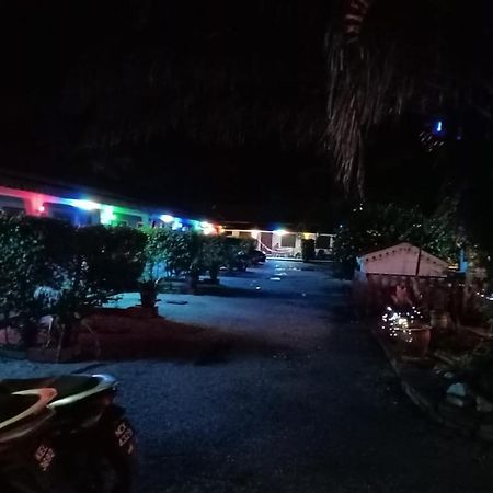 Hostel Rainbow Bed N Bfast Pantai Cenang  Zewnętrze zdjęcie