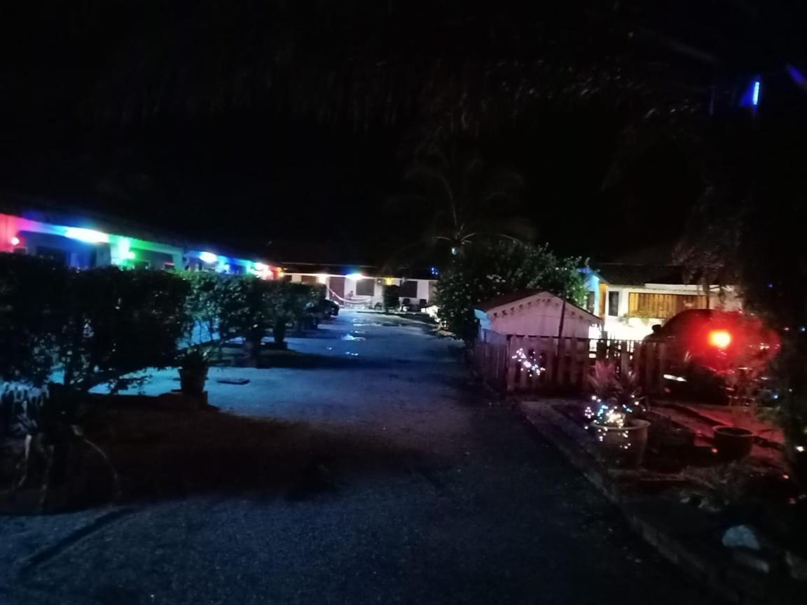 Hostel Rainbow Bed N Bfast Pantai Cenang  Zewnętrze zdjęcie