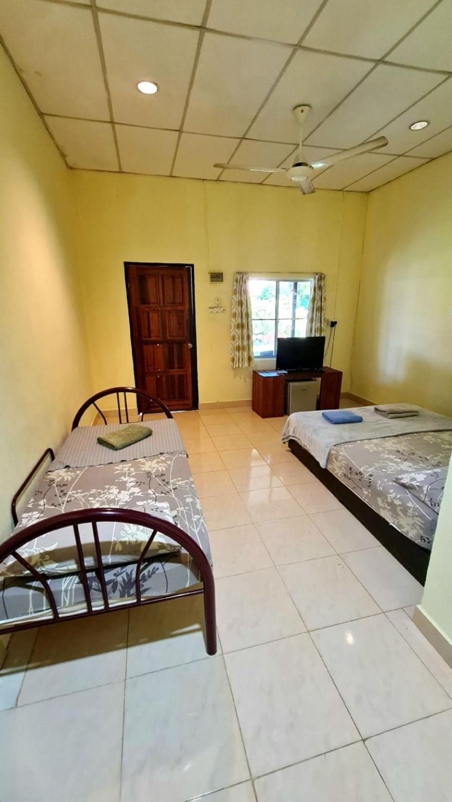 Hostel Rainbow Bed N Bfast Pantai Cenang  Zewnętrze zdjęcie